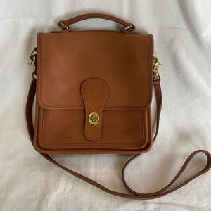 Vintage 90’s Coach British Tan/Cognac Leather Willis Station Crossbody Purse